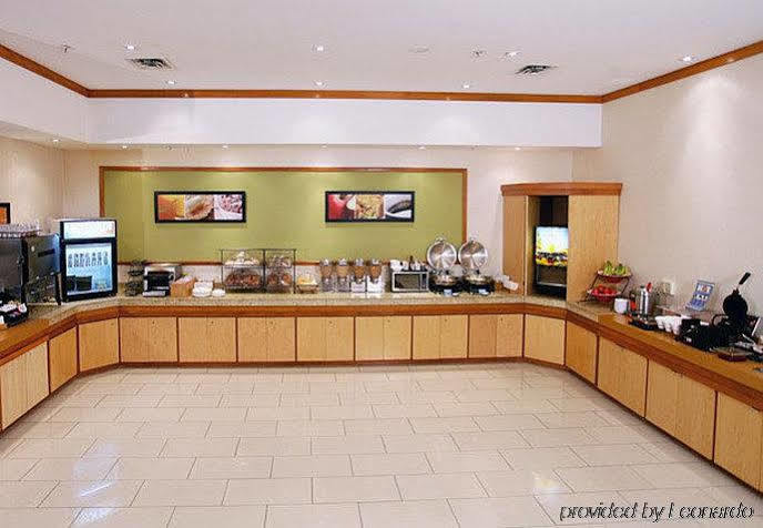 Fairfield Inn & Suites By Marriott Бельвиль Экстерьер фото